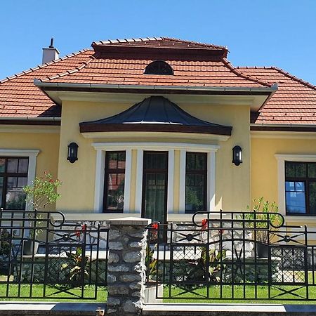 Varkert Deluxe Apartmanhaz Miszkolc Zewnętrze zdjęcie