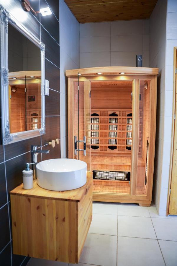 Varkert Deluxe Apartmanhaz Miszkolc Zewnętrze zdjęcie