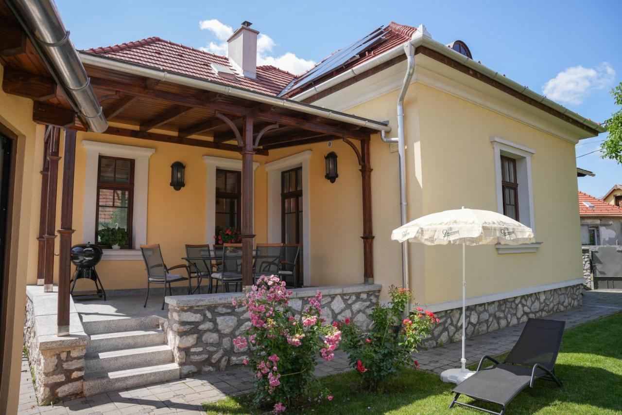 Varkert Deluxe Apartmanhaz Miszkolc Zewnętrze zdjęcie