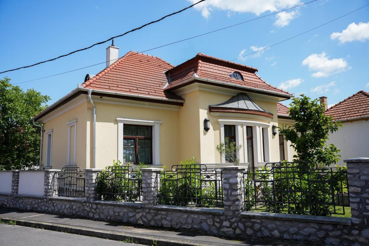 Varkert Deluxe Apartmanhaz Miszkolc Zewnętrze zdjęcie