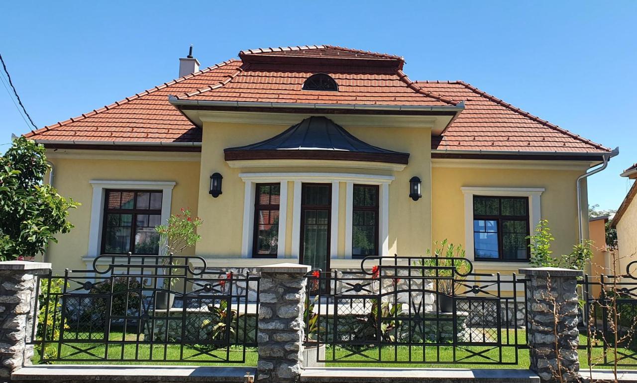 Varkert Deluxe Apartmanhaz Miszkolc Zewnętrze zdjęcie