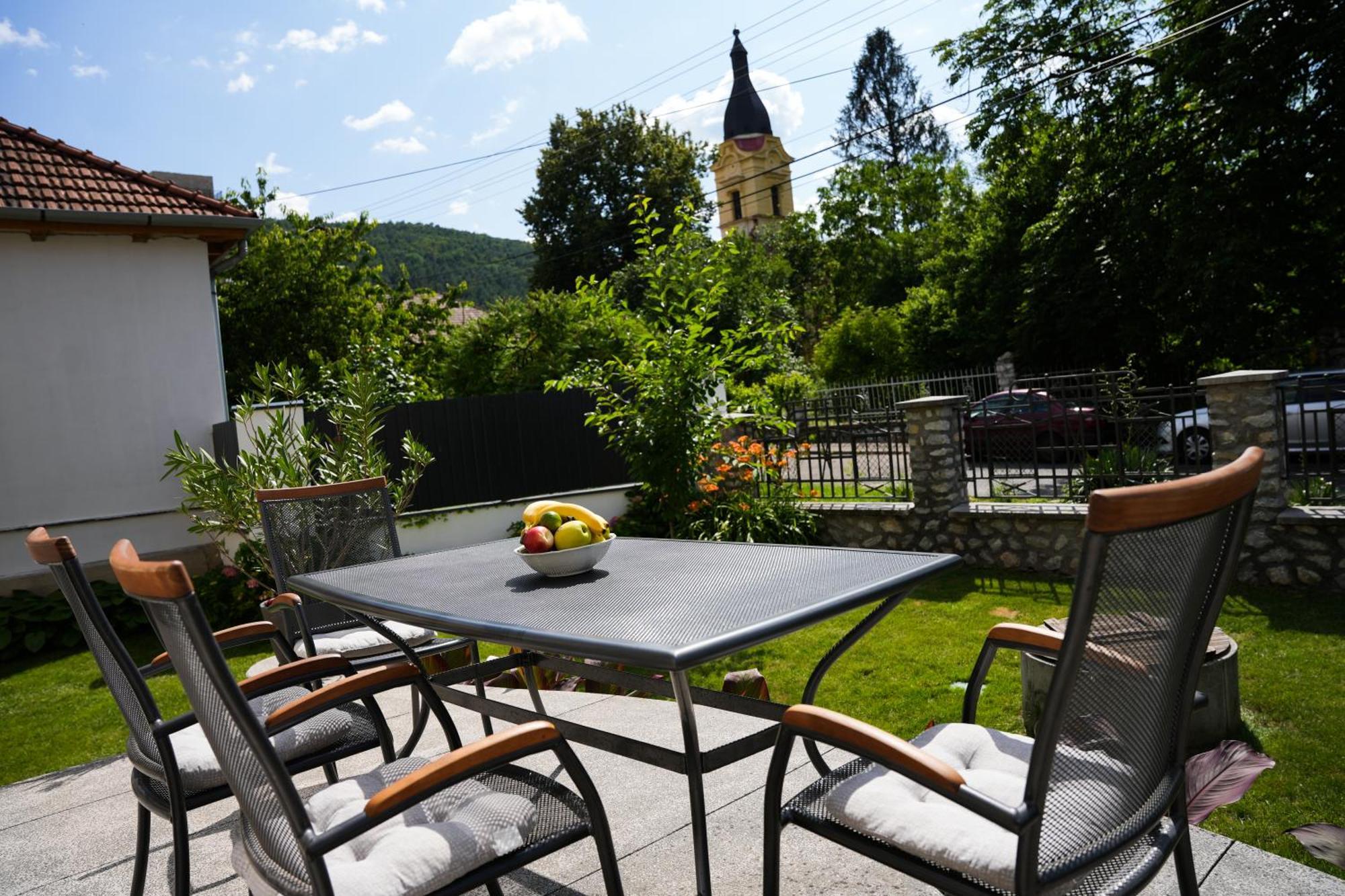 Varkert Deluxe Apartmanhaz Miszkolc Zewnętrze zdjęcie